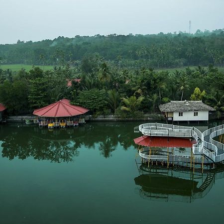 Mango Meadows Hotel Котаям Екстериор снимка