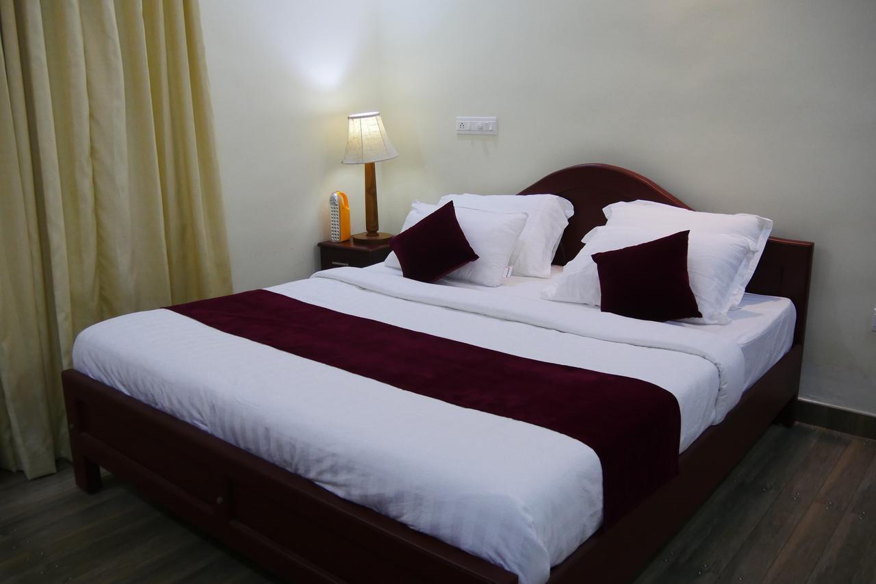 Mango Meadows Hotel Котаям Екстериор снимка